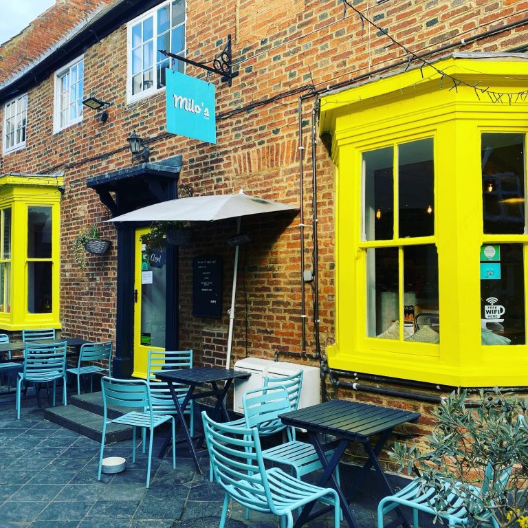 90083420 2957697177585929 5196110675184713728 o 768x768