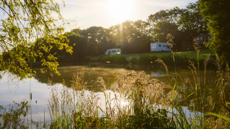 Waterloo Lake motorhomes 768x432