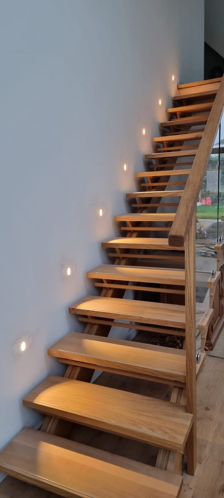 312597162 140097742113582 1303896882255431351 n 768x1706