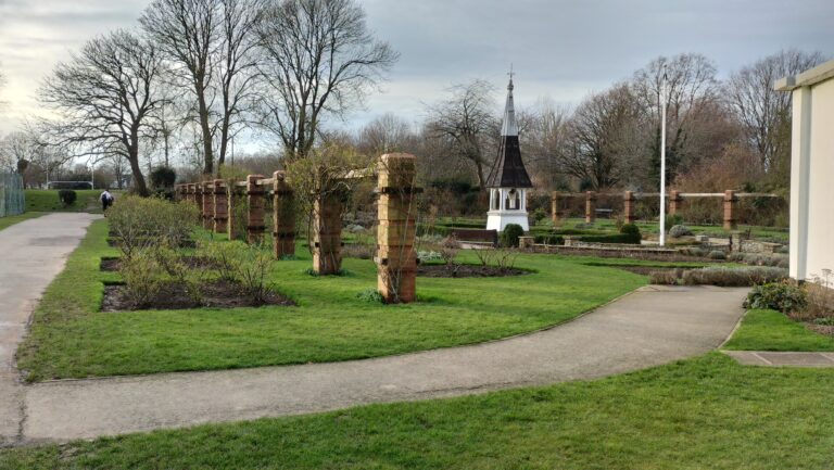 Welland Park Rose Garden 1 768x433