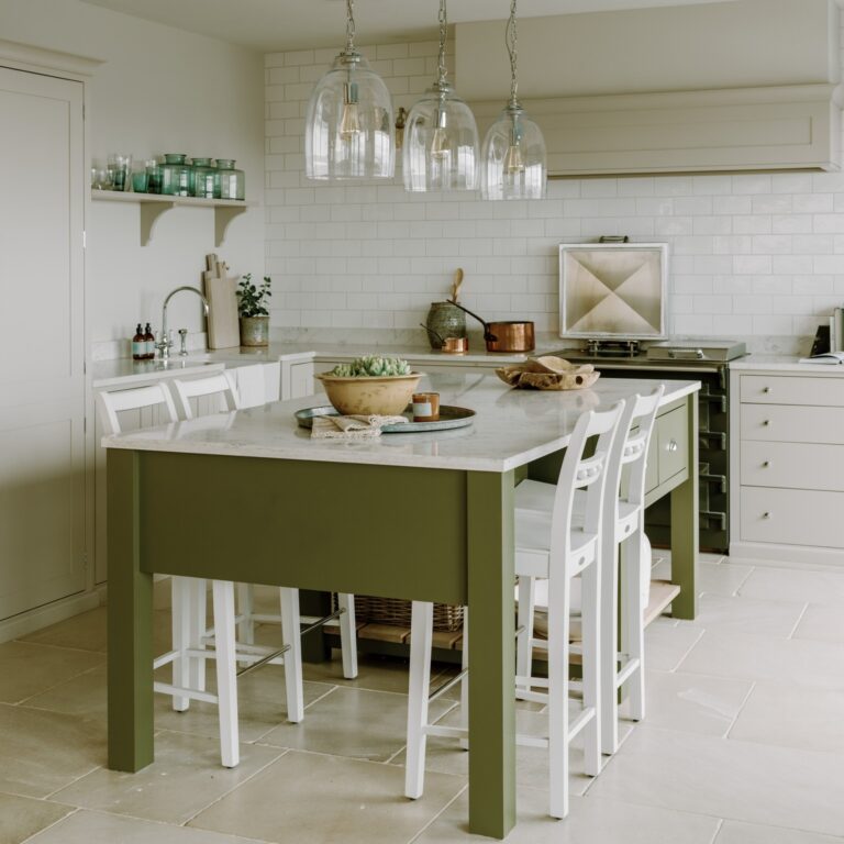 464284735 997787982363984 6963452043280149017 n 768x768