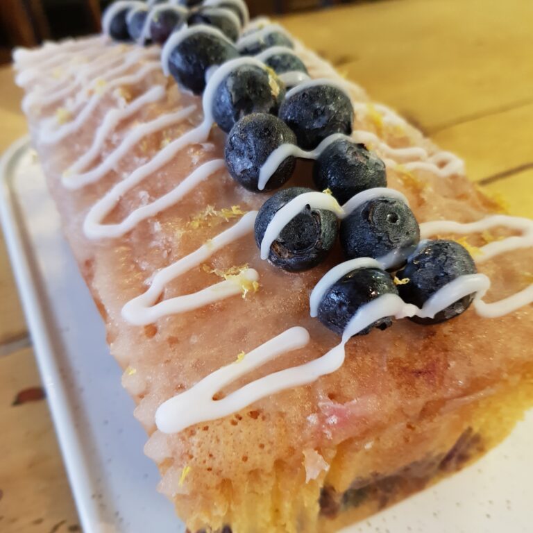 lemon and blueberry drizzle 768x768
