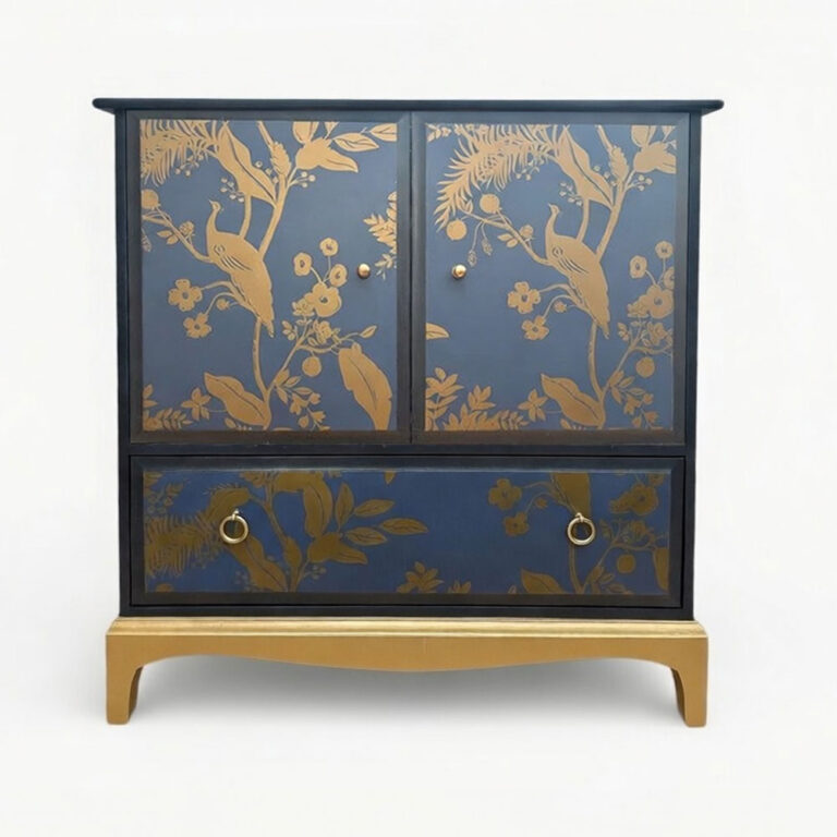 Stag Drinks Cabinet Closed 768x768